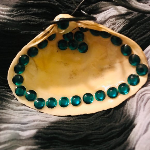 Seashell Vintage Rare UNique Rhinestone One of a Kind Handmade Seashell Necklace - Picture 6 of 16